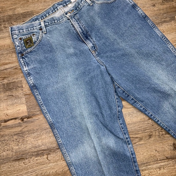 Cinch • Green Label Original Relaxed Fit Jeans - Picture 3 of 9